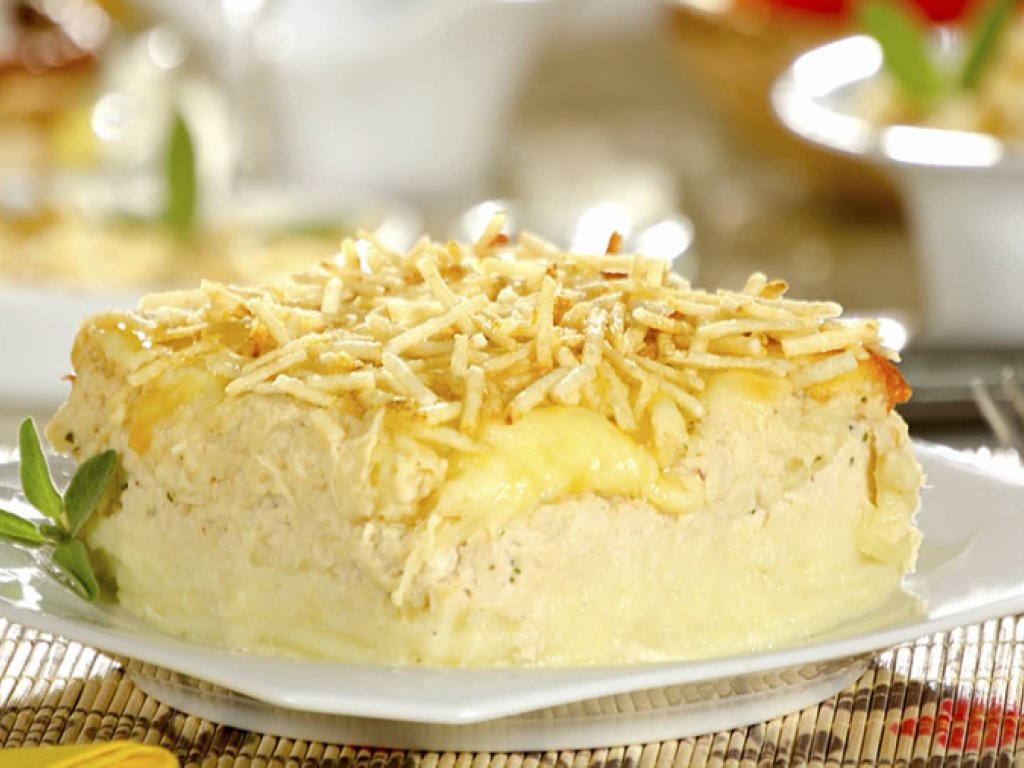 Purê de Batata com Peito de Frango Desfiado
