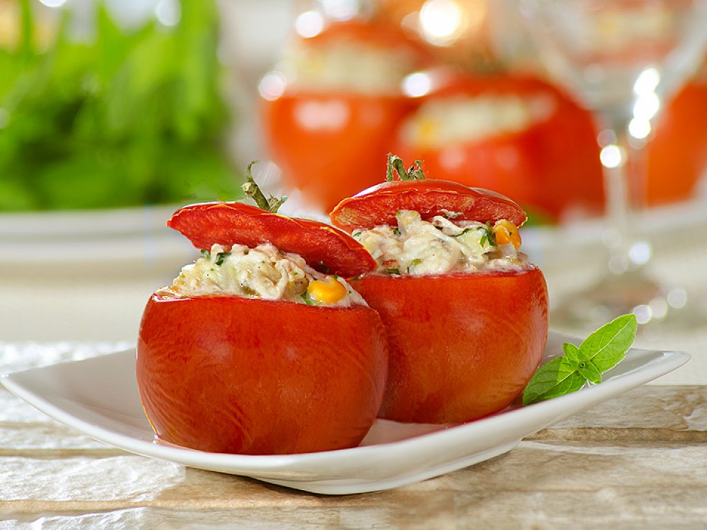 Tomate Recheado com Frango