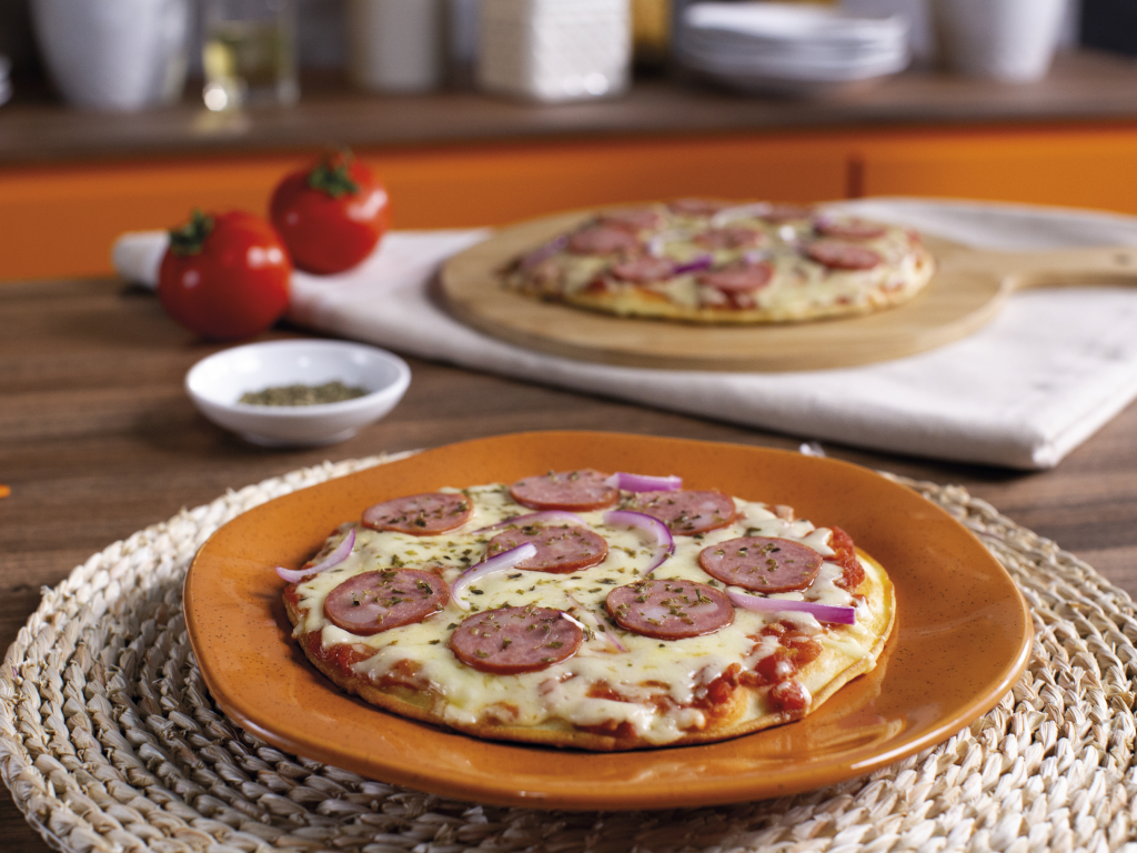 Pizza de Frigideira com Linguiça Defumada