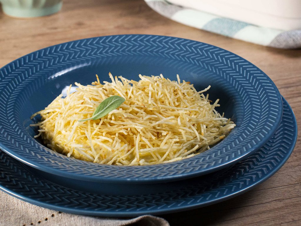 Fricassê com Filé de Peito de Frango Desfiado