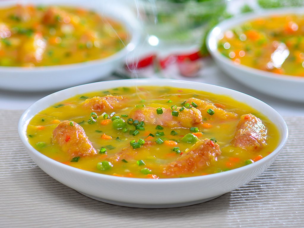 Linguiça de Frango com Caldo de Mandioquinha 