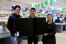 Copacol Supermercados: Ganhadores do Concurso Torcida Brasil recebem os prêmios