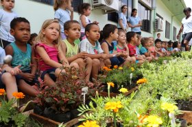 Mais cor e vida nos jardins dos CEMEIS de Cafelândia