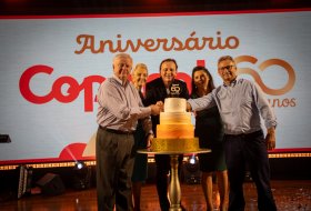 Copacol comemora 60 anos de fundação com missa, show e corte de bolo
