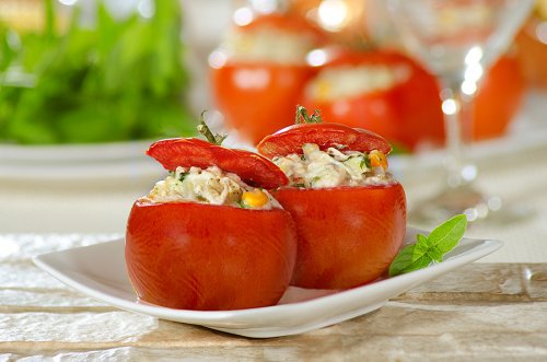 Tomate Recheado com Frango