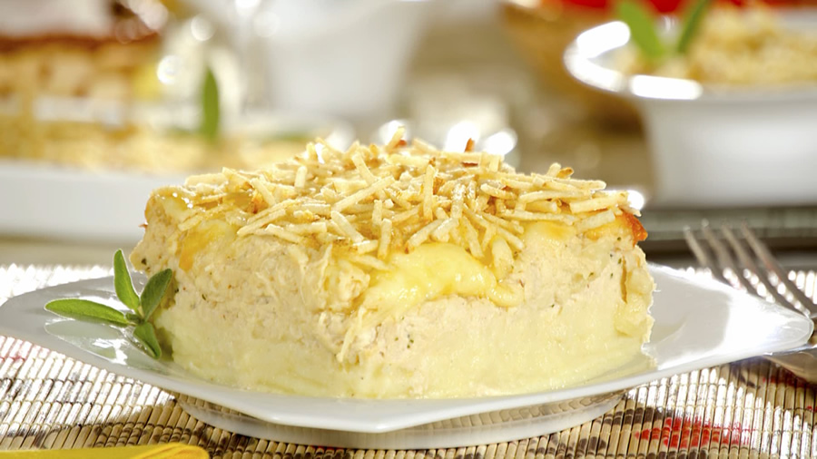 Purê de Batata com Peito de Frango Desfiado