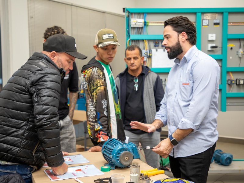 Cooperados e colaboradores de matrizeiros participam de capacitação em elétrica básica