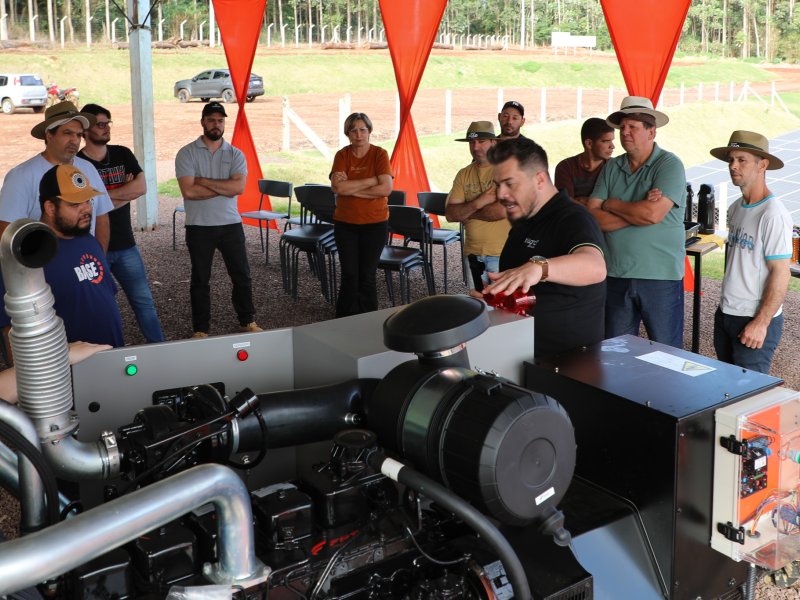 Cooperados se atualizam em Dia de Campo de Avicultura da Copacol