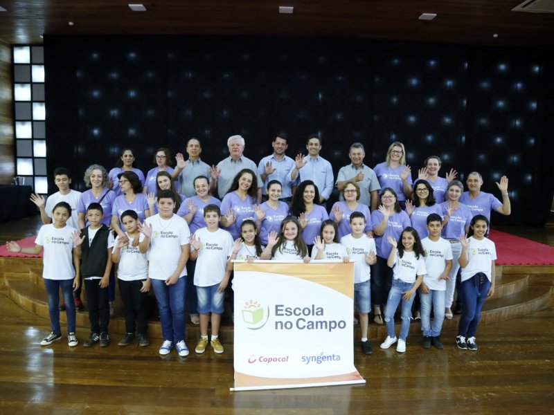 Copacol e Syngenta premiam alunos destaques na produção de frases e desenhos