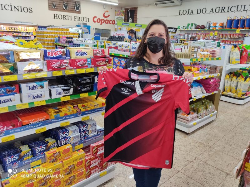 Ganhadora retira prêmio da campanha das Lojas agropecuárias