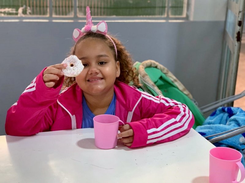 Crianças da Santa Clara de Goioerê receberam doação de Bolachas Solidárias