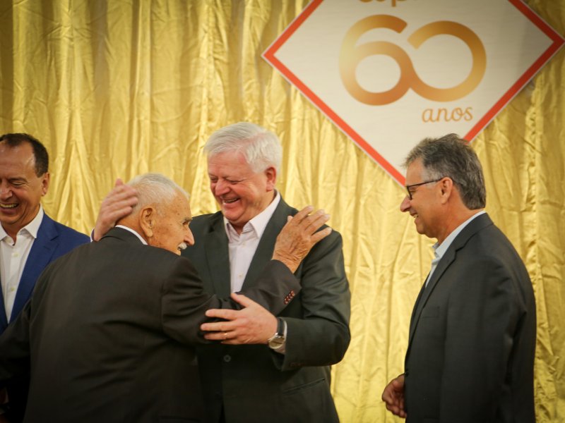 Fundadores e familiares são homenageados pelos 60 anos da Copacol