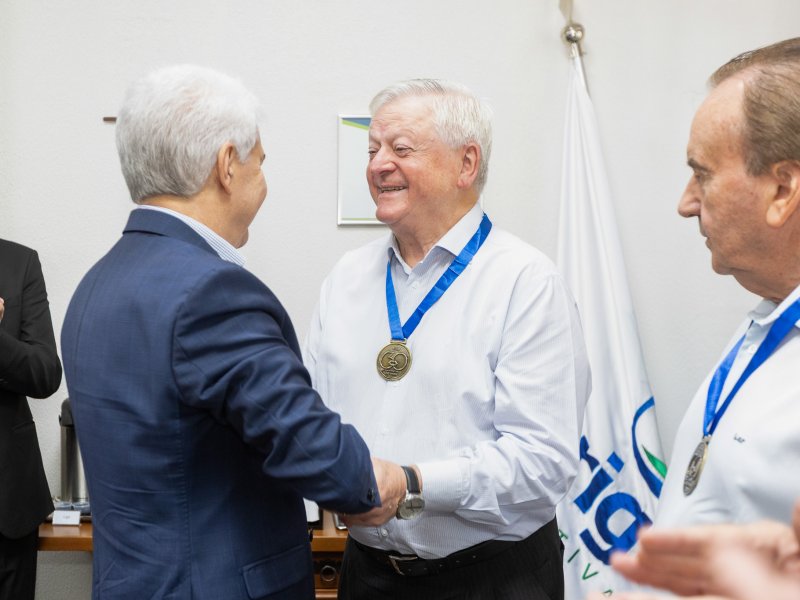 Valter Pitol é homenageado por carreira no cooperativismo