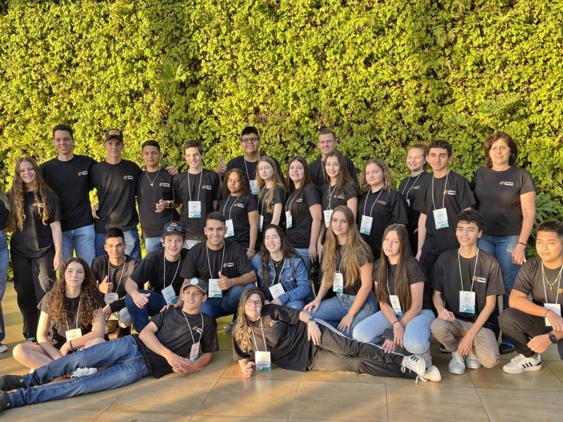 Jovens da Copacol participaram do Cooperlíder
