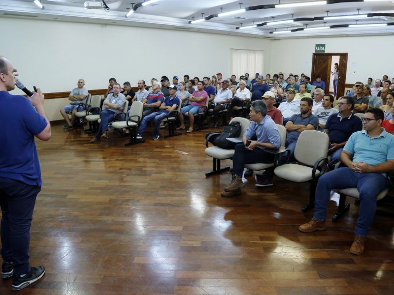 Manejo de verão foi tema de reunião com piscicultores
