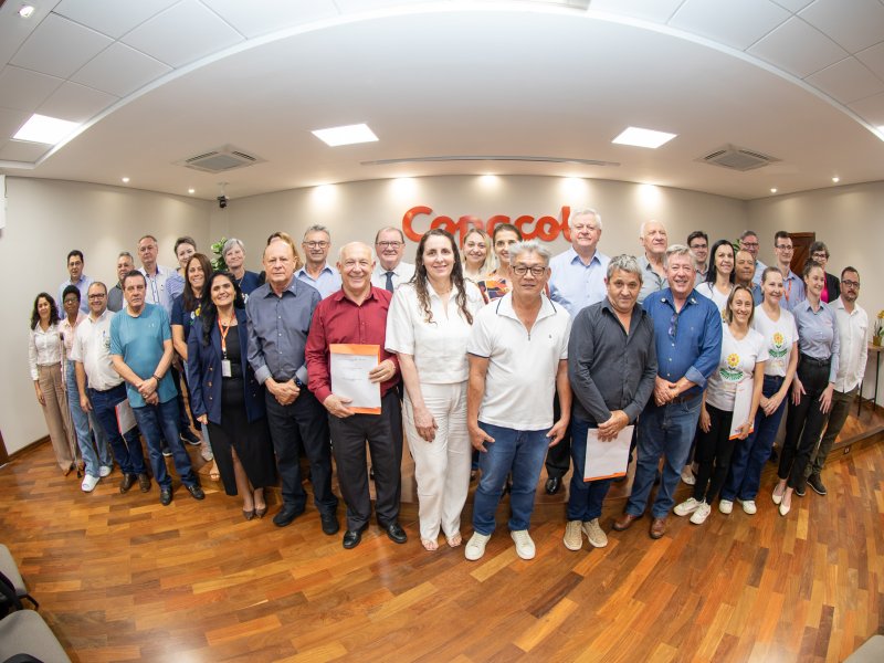 Copacol destina R$ 2,6 milhões para Apaes e hospitais da região