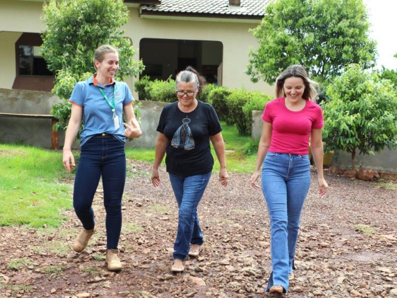 Cooperada de Formosa do Oeste é o destaque de novembro na avicultura