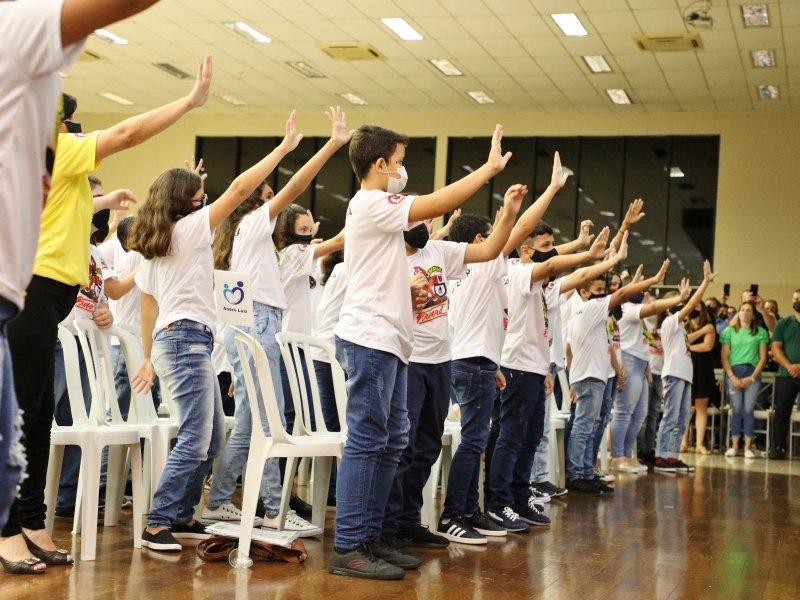 Alunos de Cafelândia celebram conclusão do Proerd 