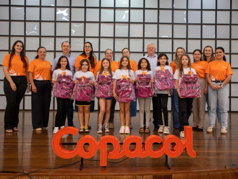 Copacol comemora 20 anos do Escola no Campo com premiação de alunos destaques