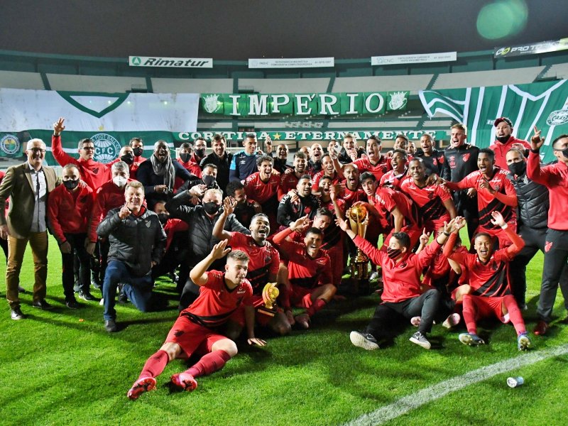 Athletico é tricampeão paranaense