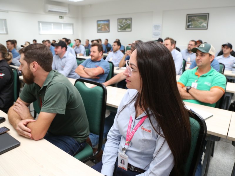 Desafios para próxima safra de milho são lançados aos agrônomos da Copacol