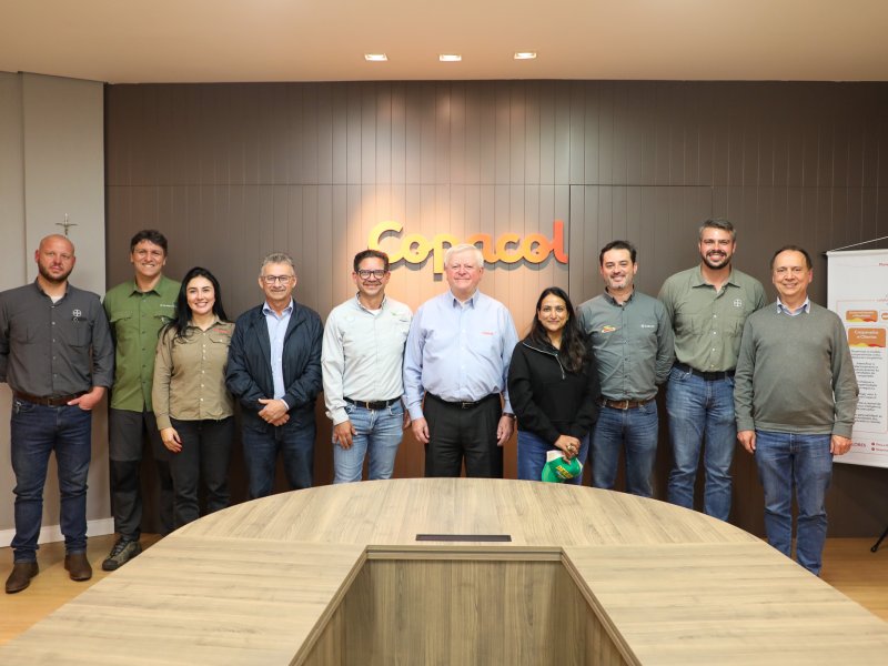 Inovação e tecnologia da Copacol atraem visita de representantes internacionais da Bayer