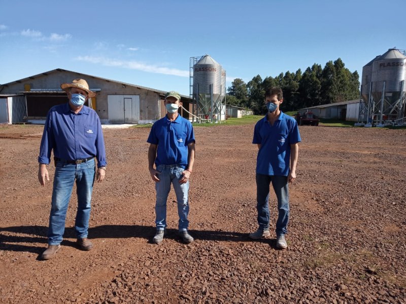 Celso Casarolli é o destaque da semana na avicultura