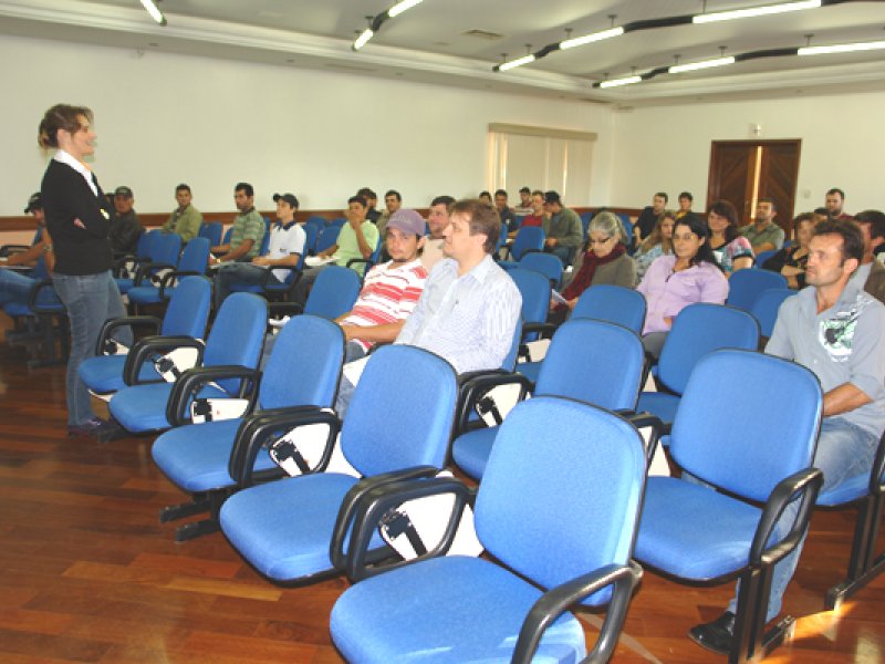 Cooperativa realiza reunião para novos sócios 