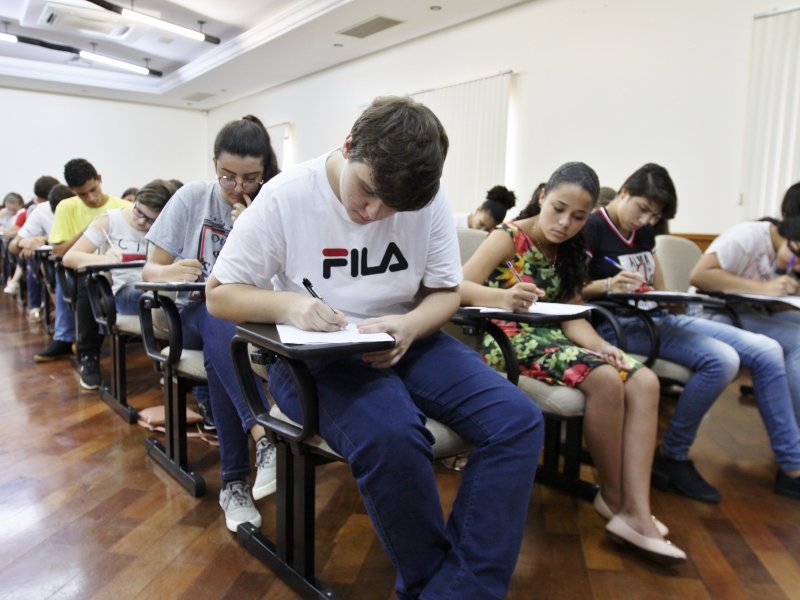 Mais de 150 candidatos realizaram a prova do Jovem Aprendiz