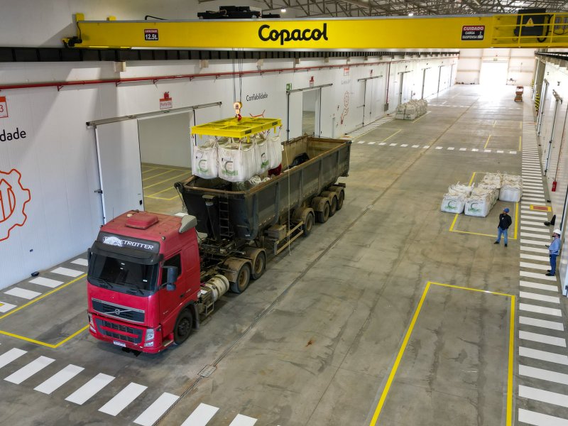 Copacol passa a receber primeiras cargas na Unidade Refrigerada de Sementes