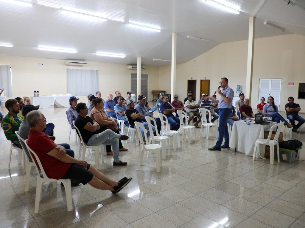 Piscicultores participam de capacitação para manejo no frio