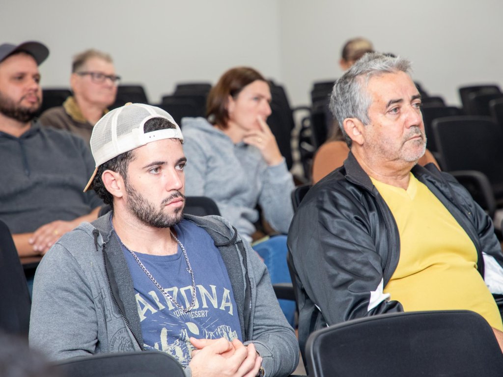 Copacol prepara avicultores para o período de inverno