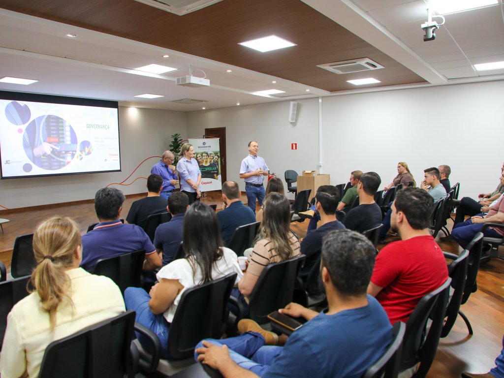 Copacol investe na formação de cooperados para futuro da liderança