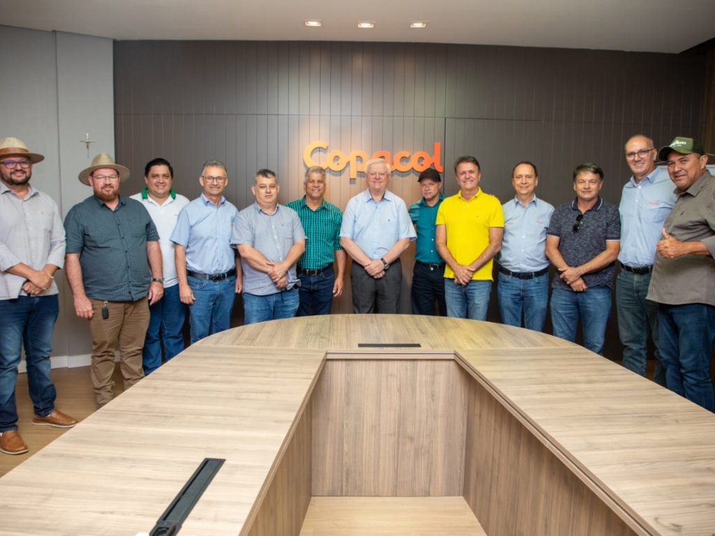 Produtores de Moçambique e Rondônia conhecem o sistema cooperativista da Copacol