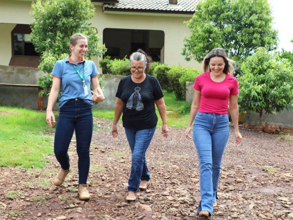 Cooperada de Formosa do Oeste é o destaque de novembro na avicultura
