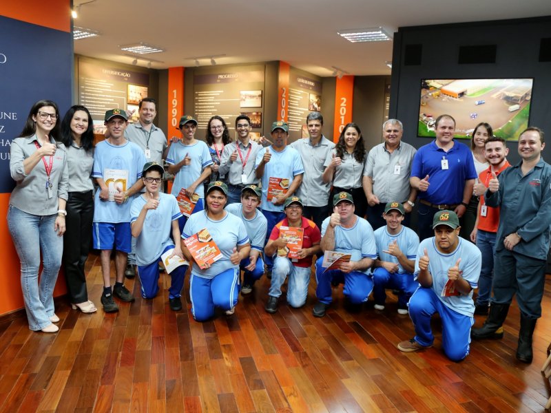 Um dia especial para gestores e alunos da APAE