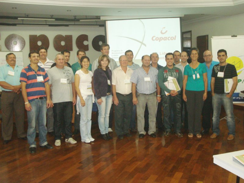 Lideranças participam de treinamento