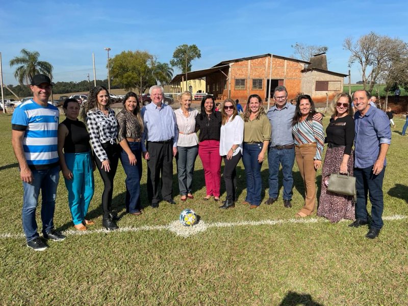 Grupo Feminino de São José e São João oficializa revitalização de campo de futebol