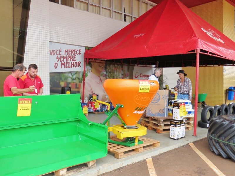 Começou a Semana Agropecuária no Copacol de Supermercados