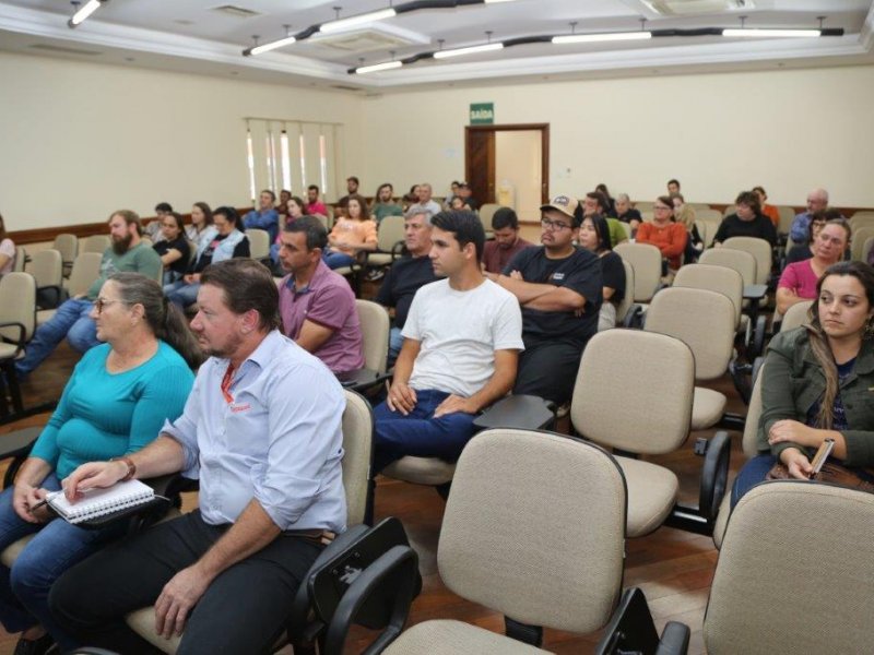Copacol apresenta programa Herdeiros do Campo às famílias de cooperados